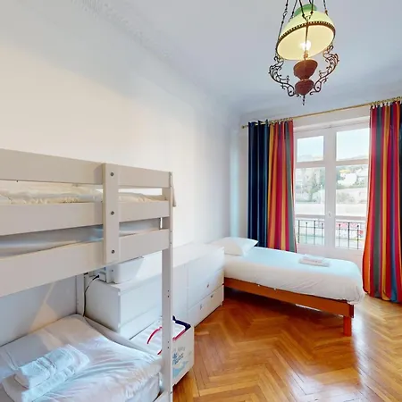 Apartment Bright T3 - Near The