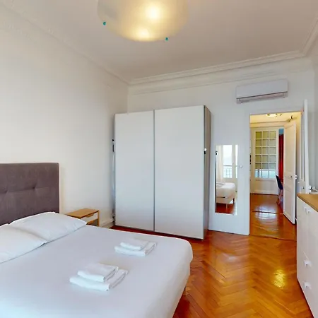 Apartament Bright T3 - Near The